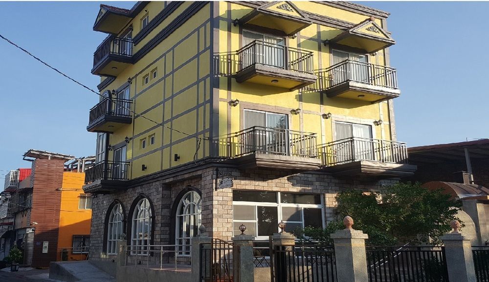 La Fleur Bnb & Restaurant Hengchun South Gate Exterior photo